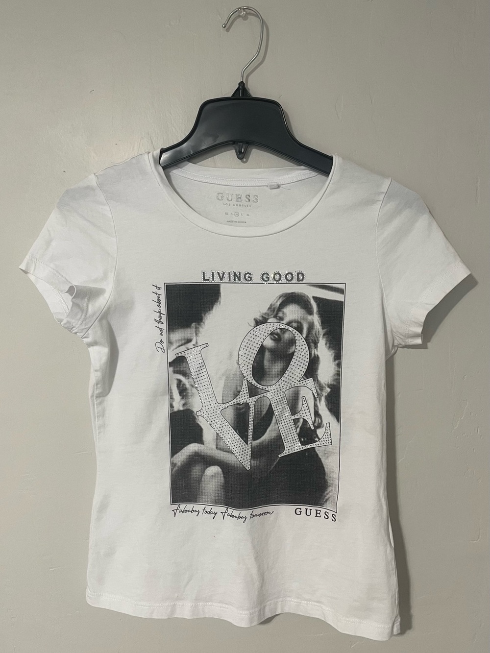 GUESS White Graphic 'LOVE' Photo Tee - Women's Short Sleeve